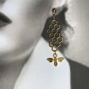 New Hand Crafted Bee 🐝 Earrings Post n’ Dangle